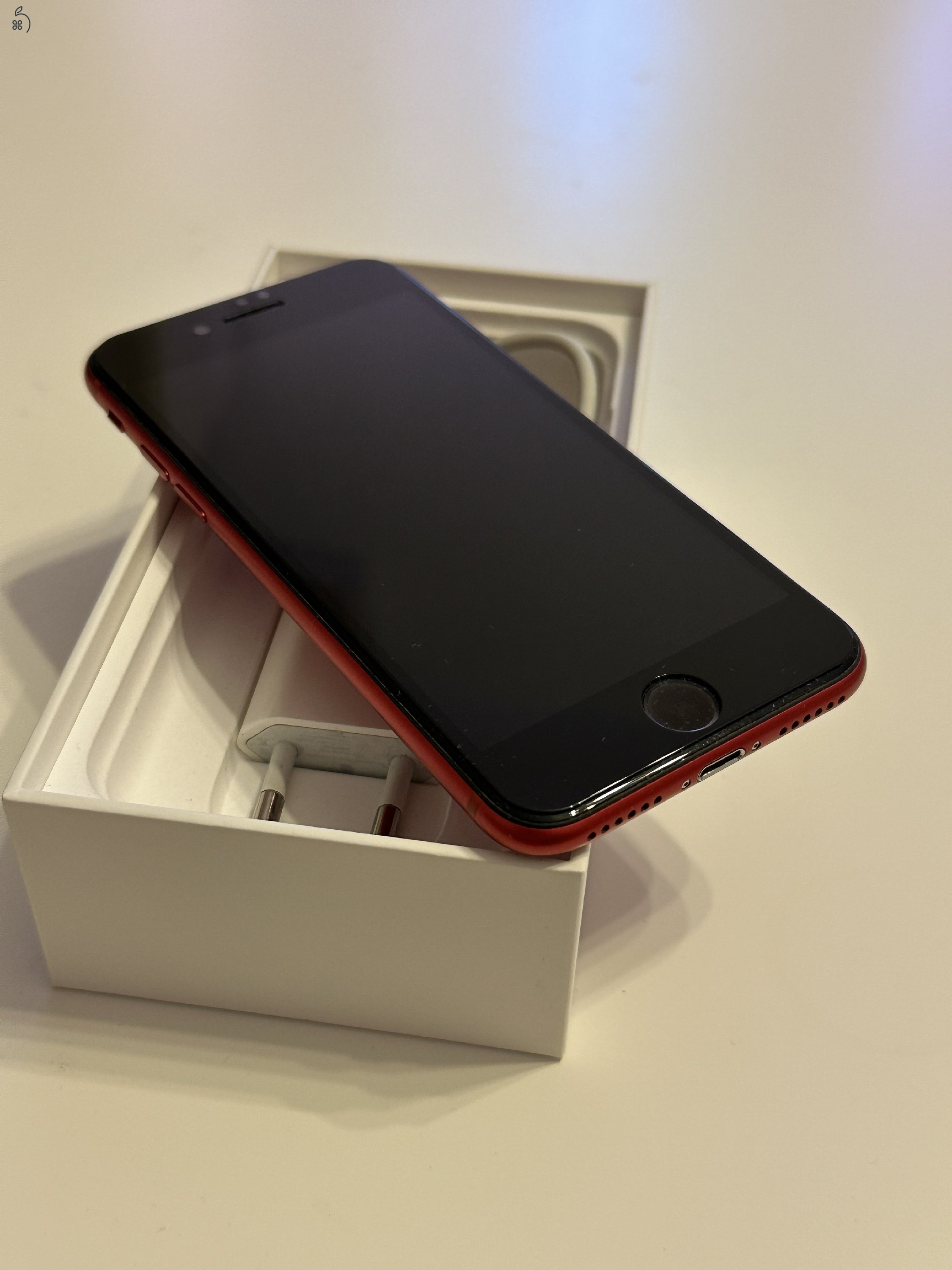 iPhone SE 2020 piros Hibátlan, 100% AKKU 