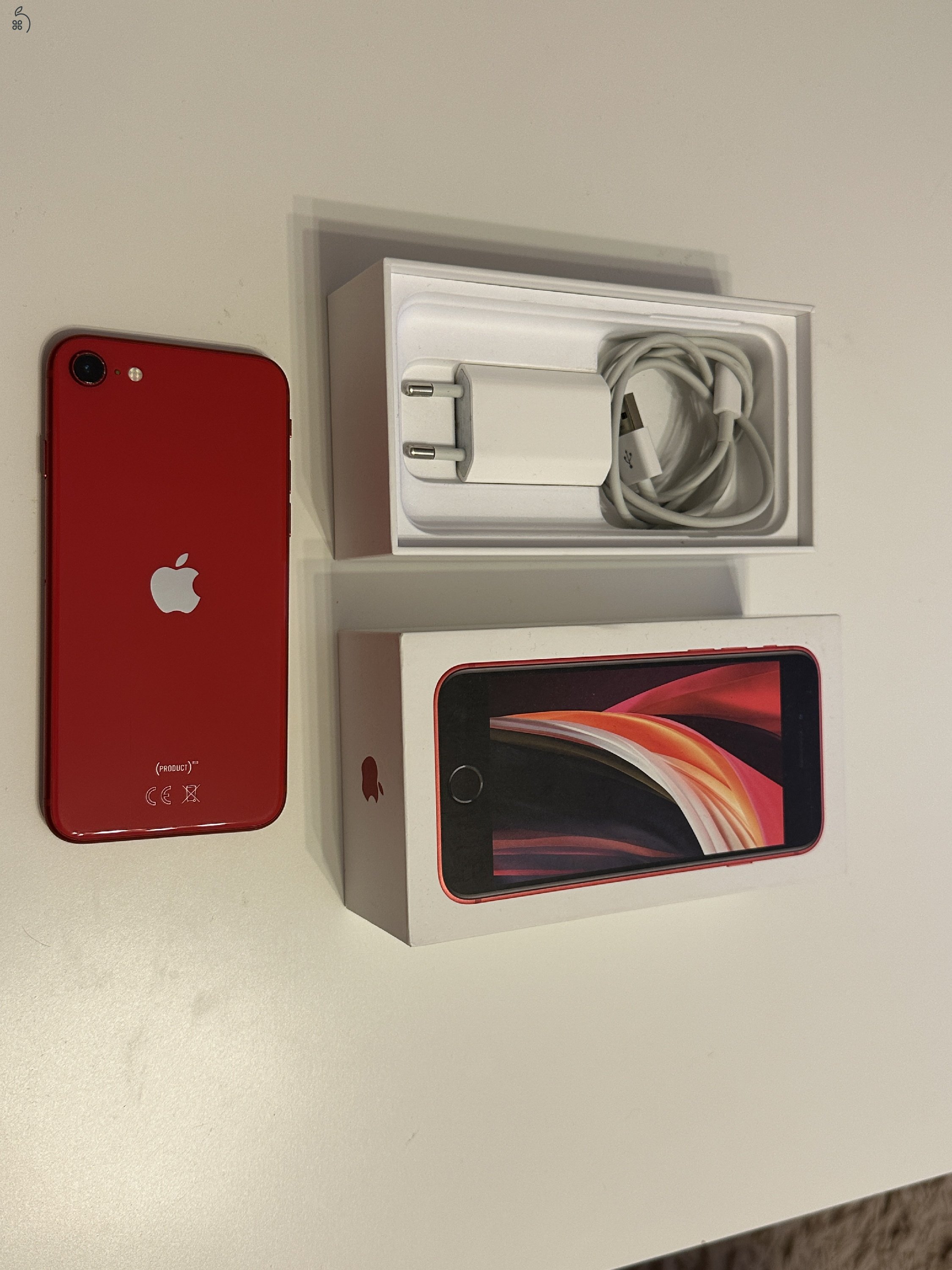 iPhone SE 2020 piros Hibátlan, 100% AKKU 