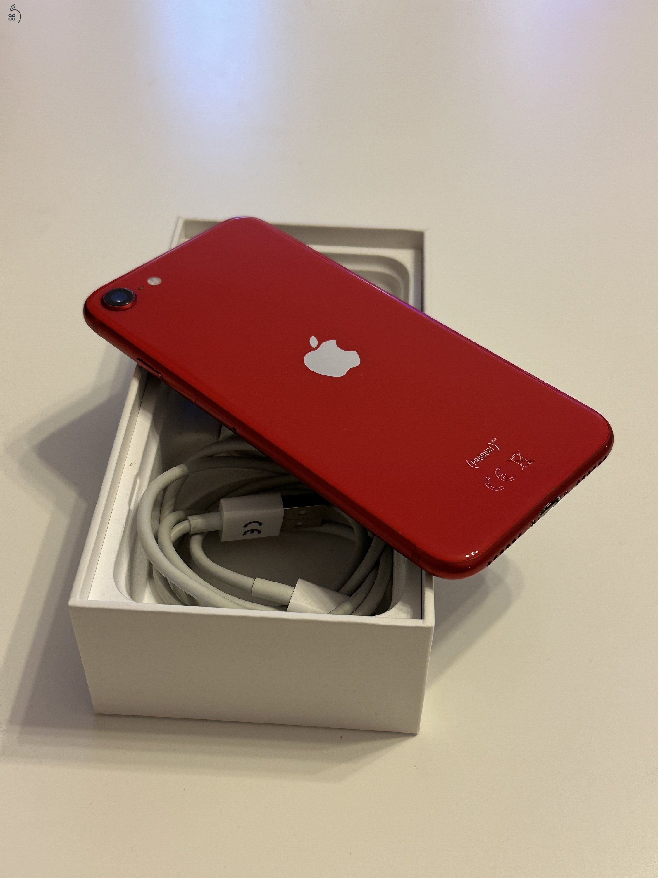 iPhone SE 2020 piros Hibátlan, 100% AKKU 