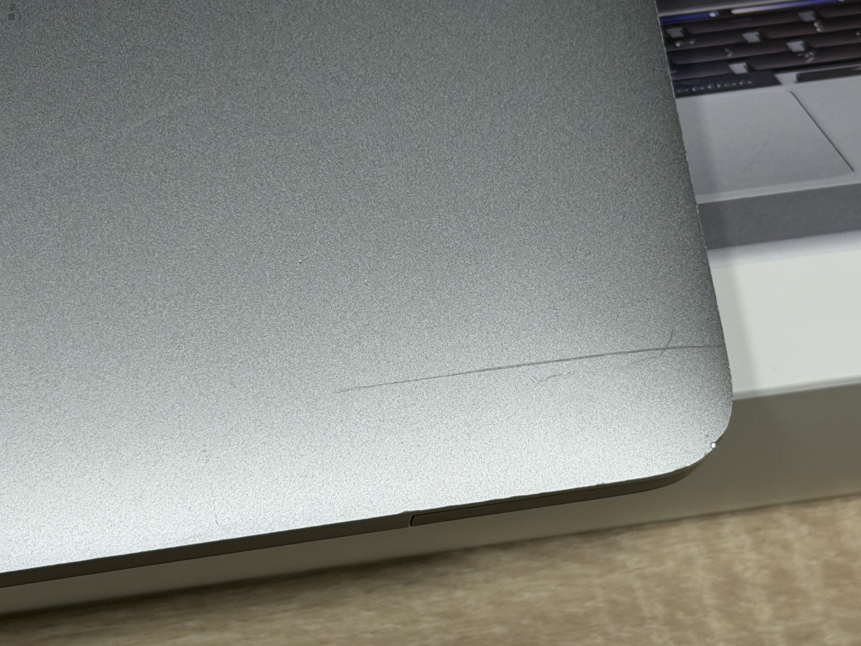 Macbook pro 16 2019. I9/32gb ram/512gb ssd/ Amd radeon 4gb -- Csere érdekel-- 