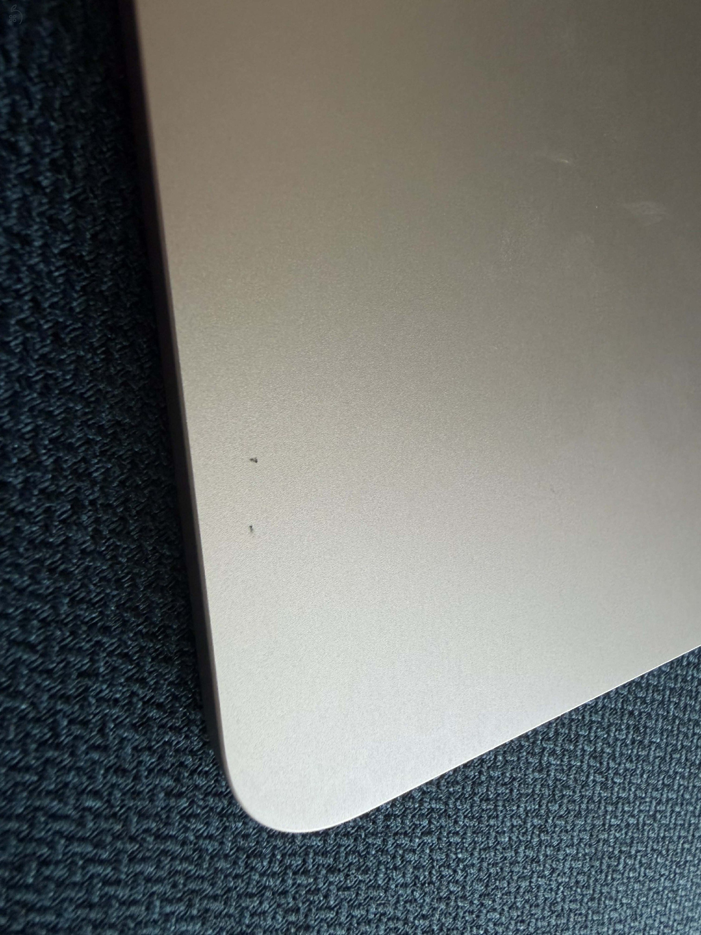 iPad Air 5 (M1) 64GB Wi-Fi + Apple Pencil 2 – Gyönyörű állapotban!