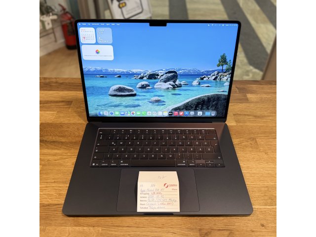 18. Apple MacBook Air 15