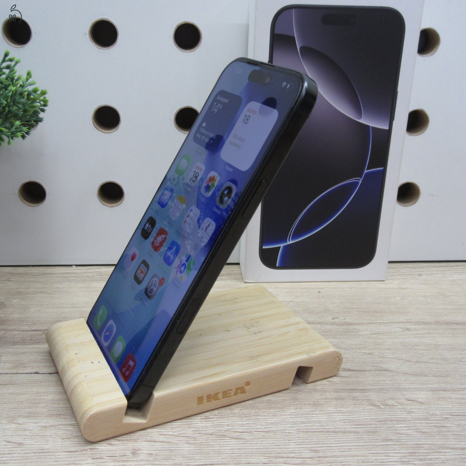 Apple iPhone 16 Pro Max Black Titanium 256GB használt karcmentes – 99% akku (281 ciklus) – Apple garancia 2026.06.02.-ig