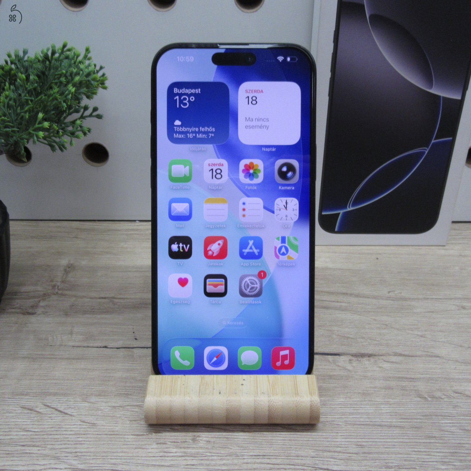 Apple iPhone 16 Pro Max Black Titanium 256GB használt karcmentes – 99% akku (281 ciklus) – Apple garancia 2026.06.02.-ig