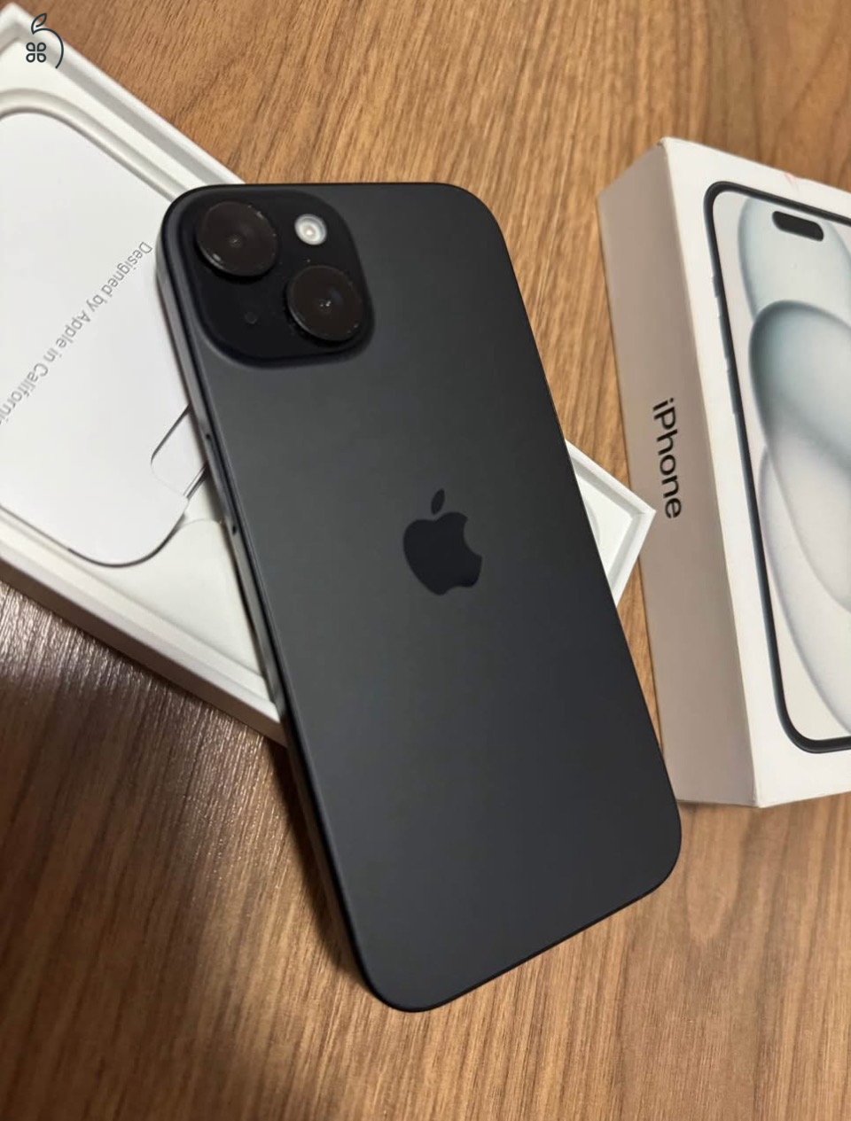 Eladó egy garanciális iPhone 15 256gb