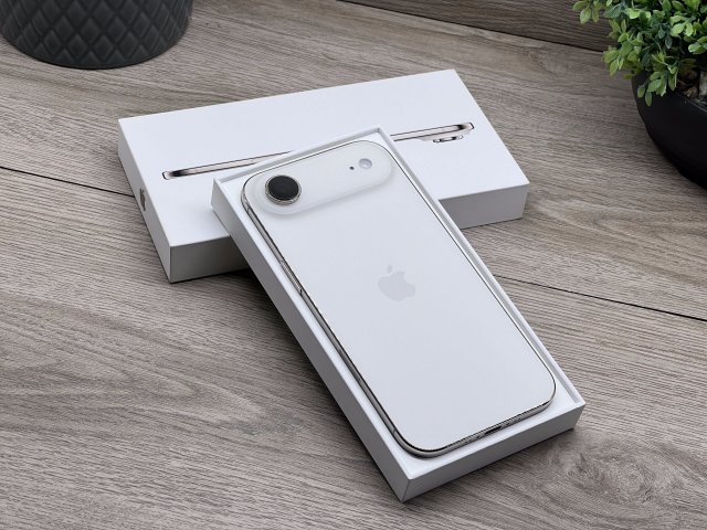 Hibátlan iPhone Air Light Gold 256GB 2 ÉV Garanciával 100%