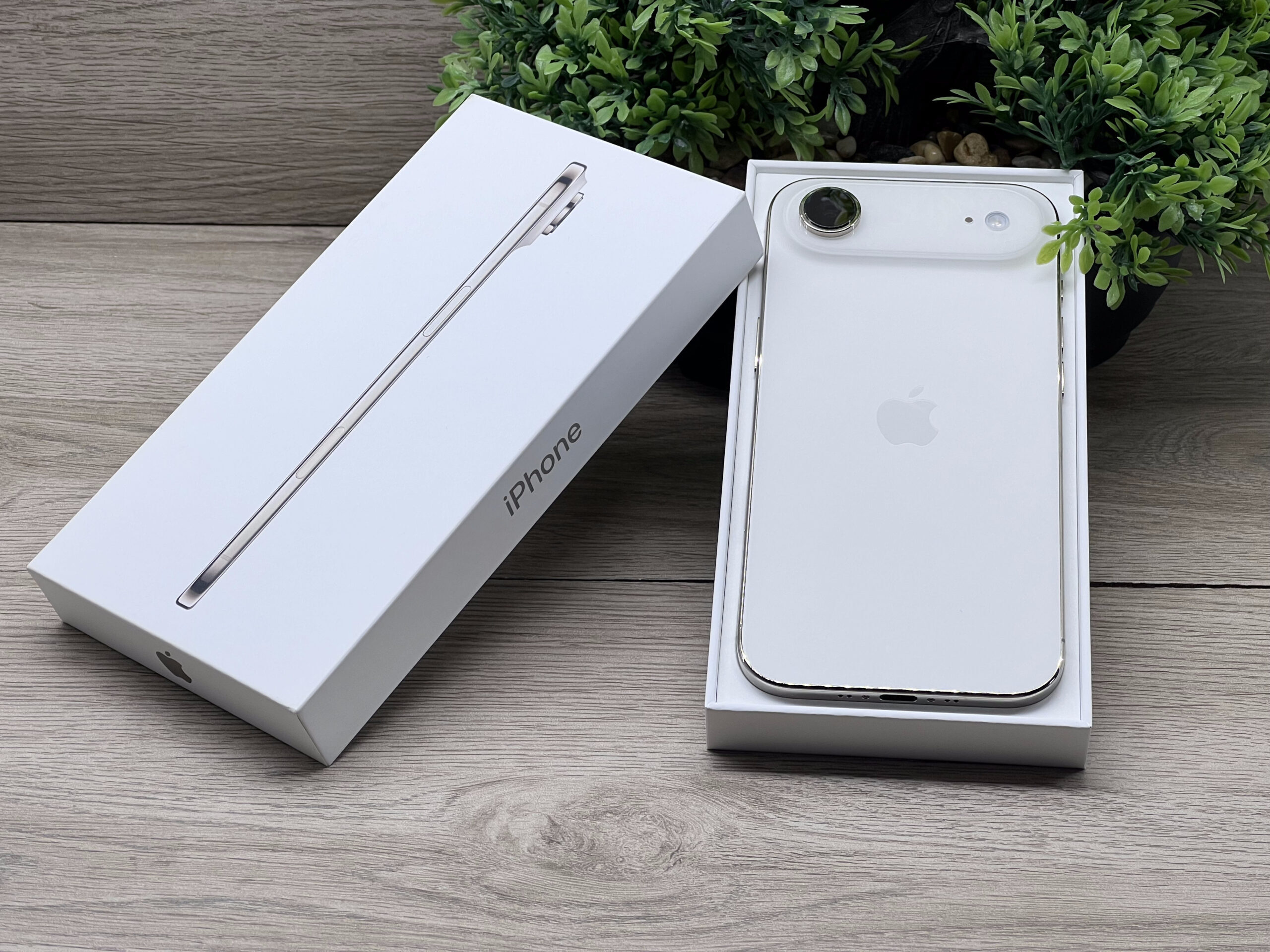 Hibátlan iPhone Air Light Gold 256GB 2 ÉV Garanciával 100%