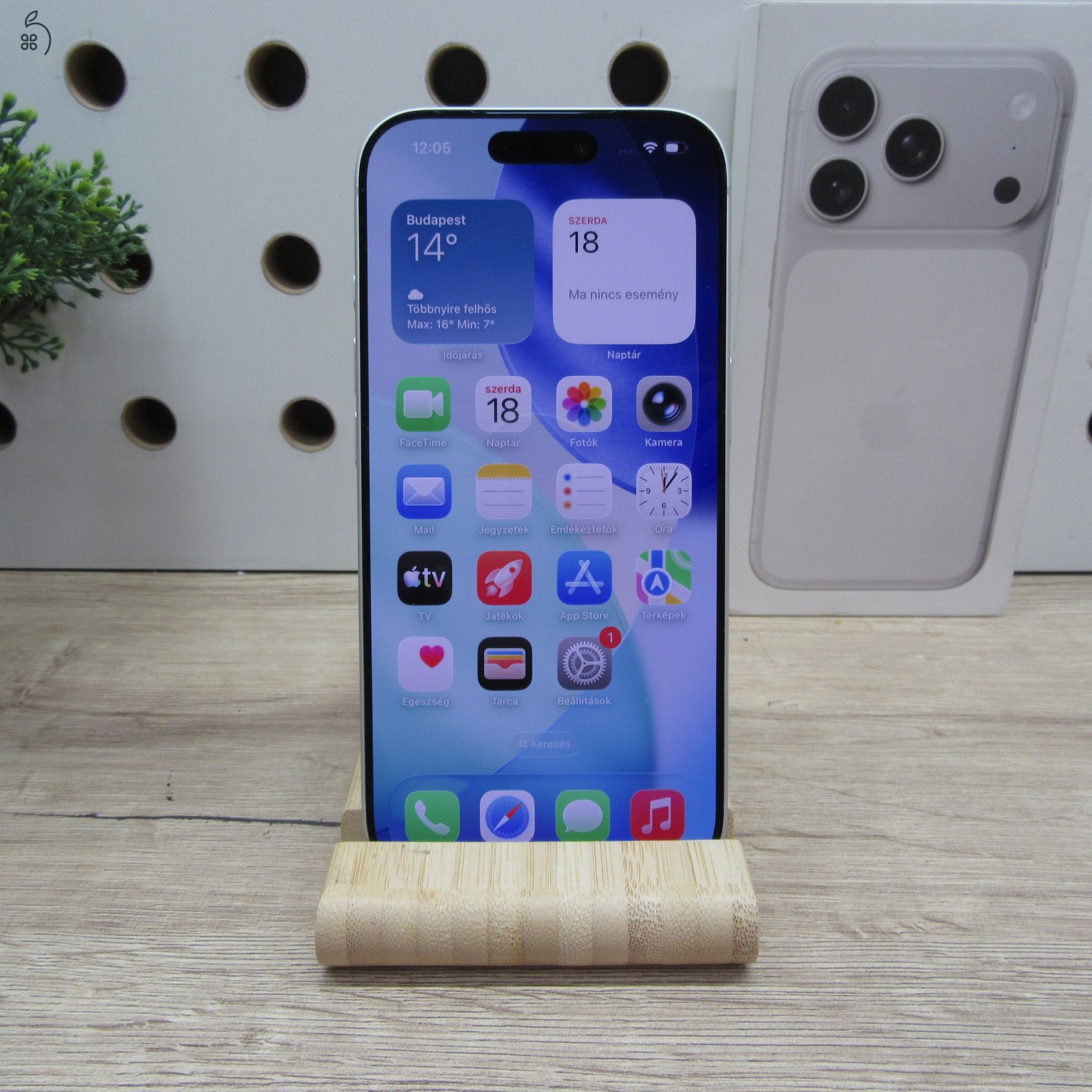 Apple iPhone 17 Pro Silver 256GB használt karcmentes – 100% akku (13 ciklus) – garancia 2027.02.18.-ig