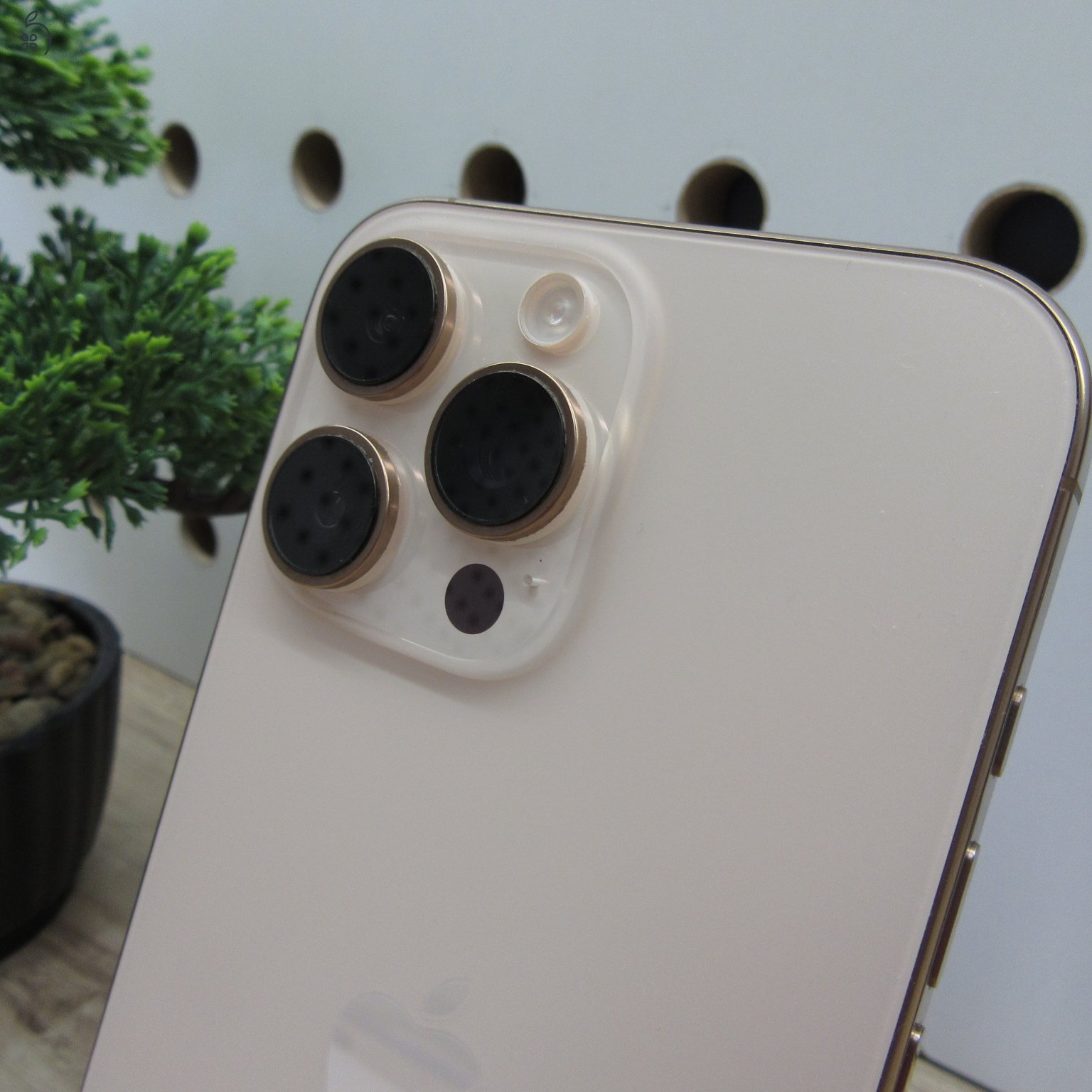 Apple iPhone 16 Pro Max Desert Titanium 256GB használt karcmentes – 89% akku (405 ciklus) – 6 hónap garancia