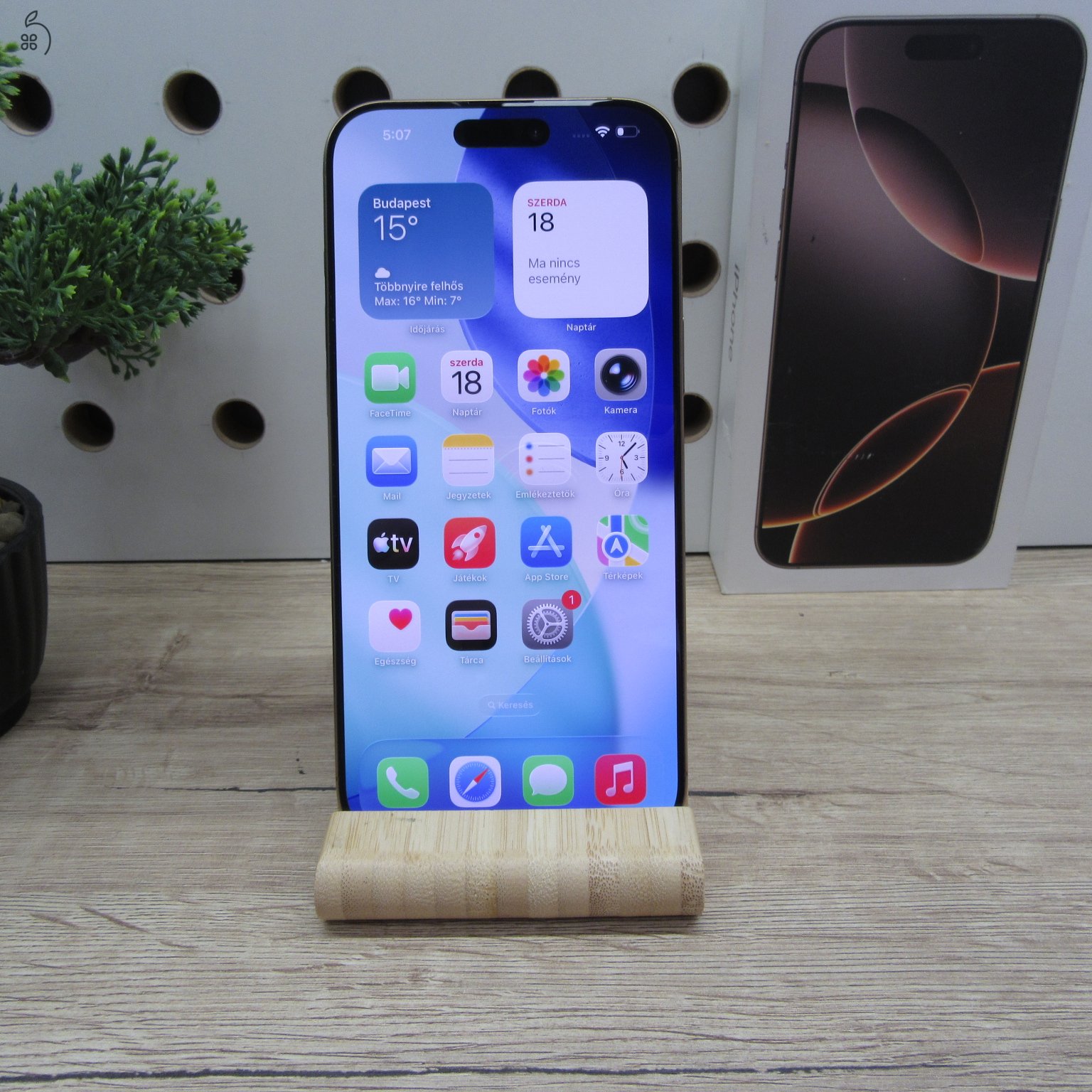 Apple iPhone 16 Pro Max Desert Titanium 256GB használt karcmentes – 89% akku (405 ciklus) – 6 hónap garancia