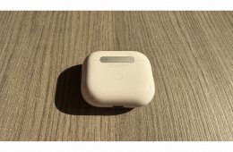 Apple AirPods (3. generáció), MagSafe/lightning töltőtokkal