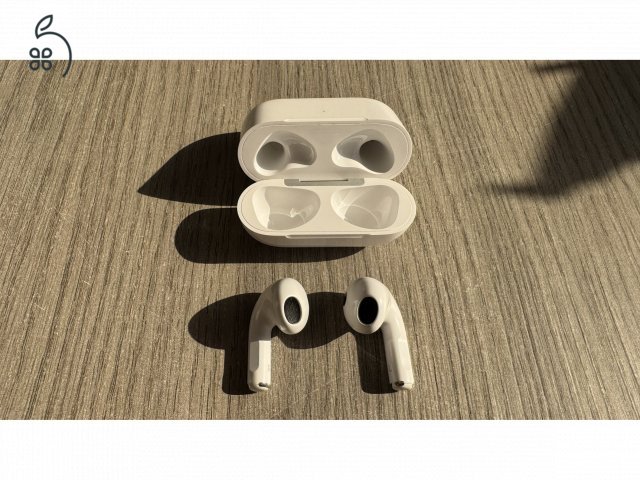 Apple AirPods (3. generáció), MagSafe/lightning töltőtokkal