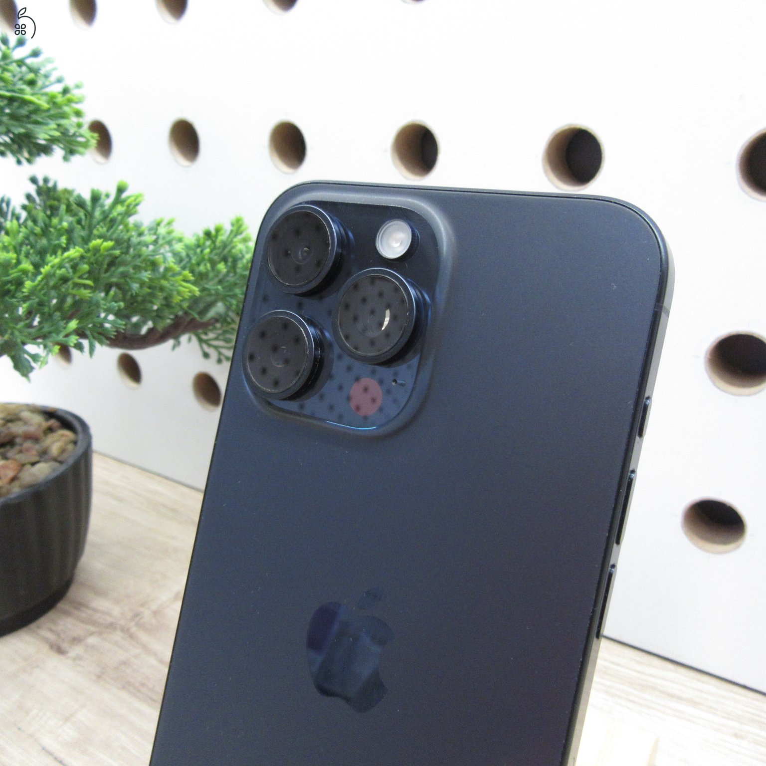 Apple iPhone 15 Pro Max Blue Titanium 512GB használt karcmentes – 100% akku – 6 hónap garancia