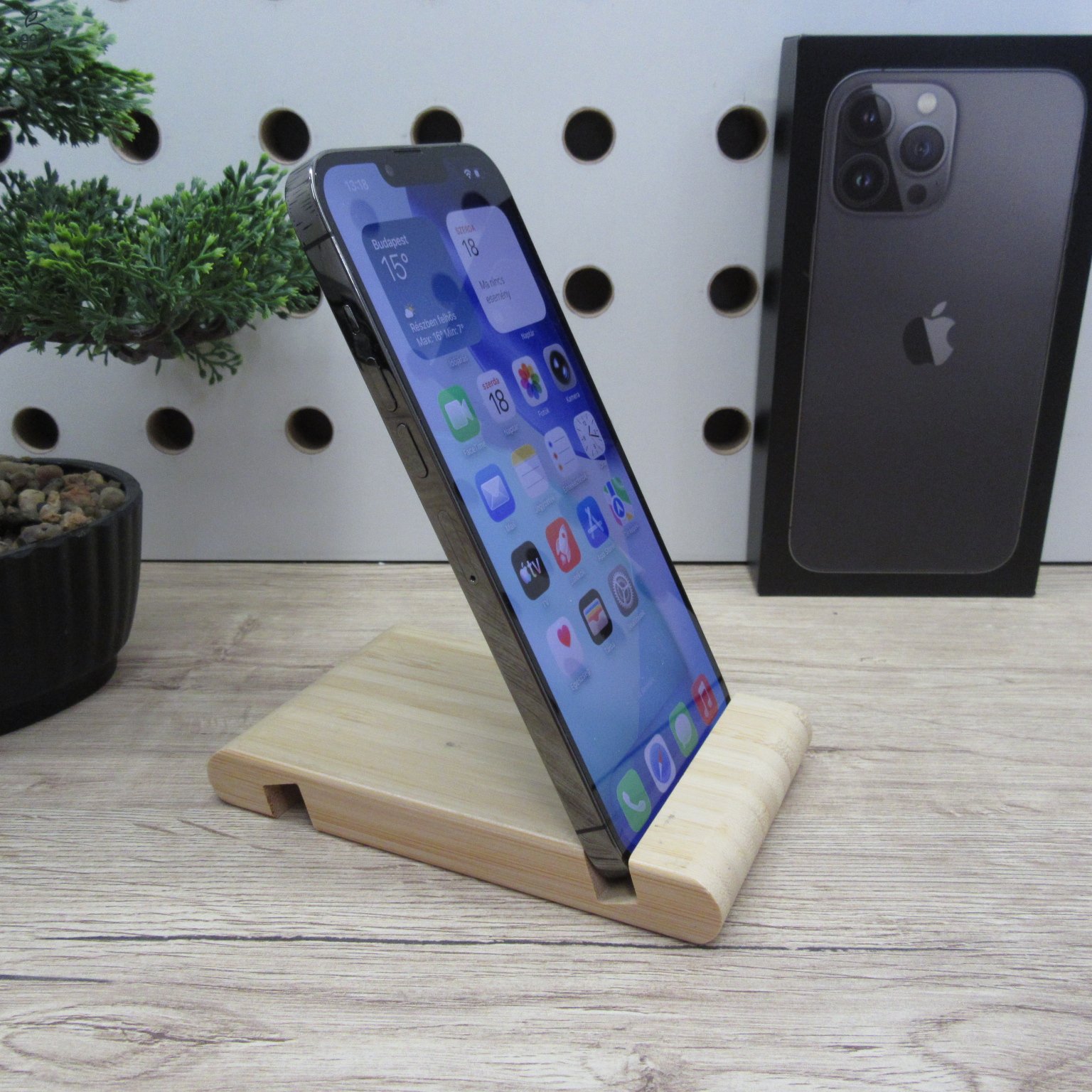 Apple iPhone 13 Pro Max Graphite 128GB használt karcmentes – 100% új akku – 6 hónap garancia