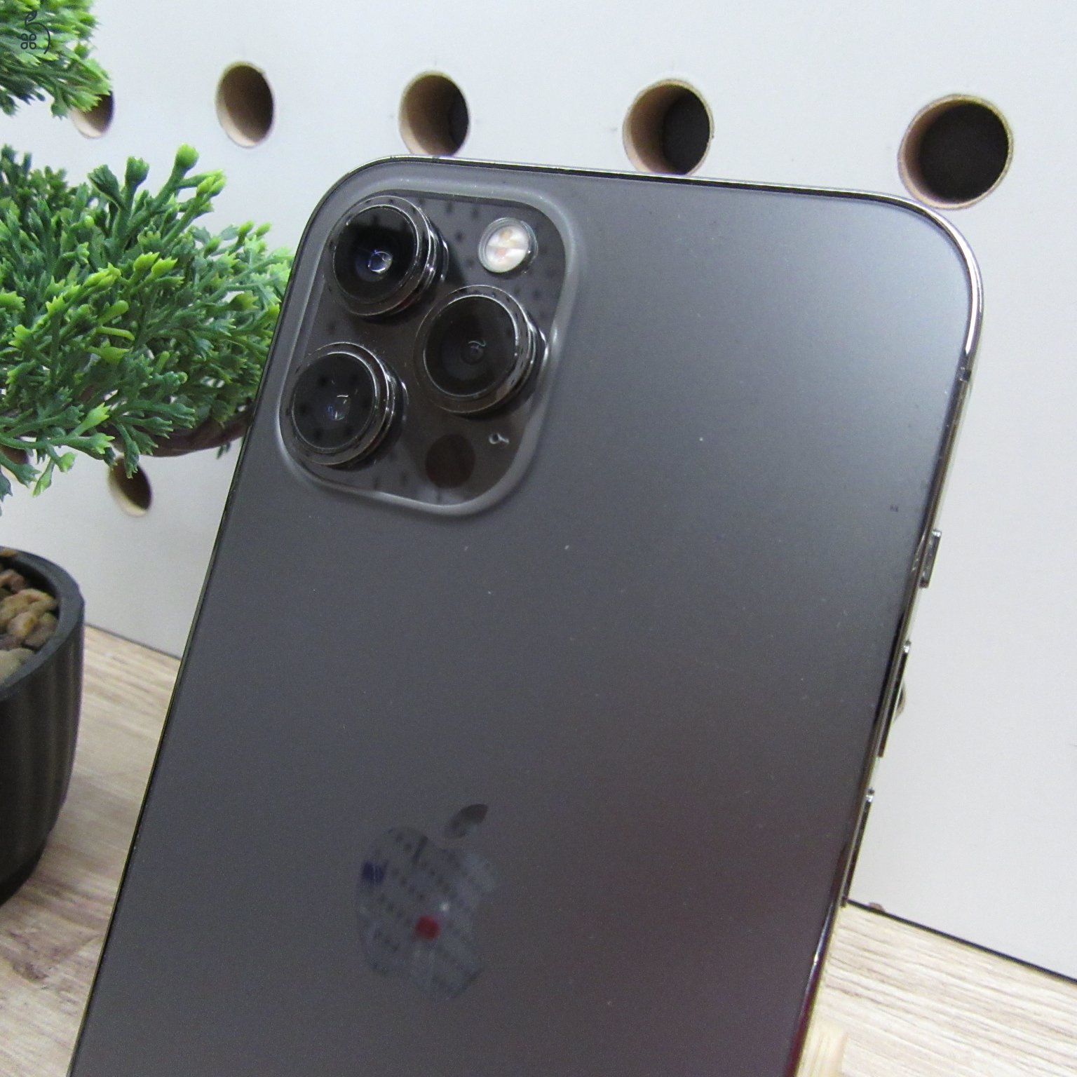 Apple iPhone 12 Pro Max Graphite 128GB használt szép állapot – 100% akku – 6 hónap garancia