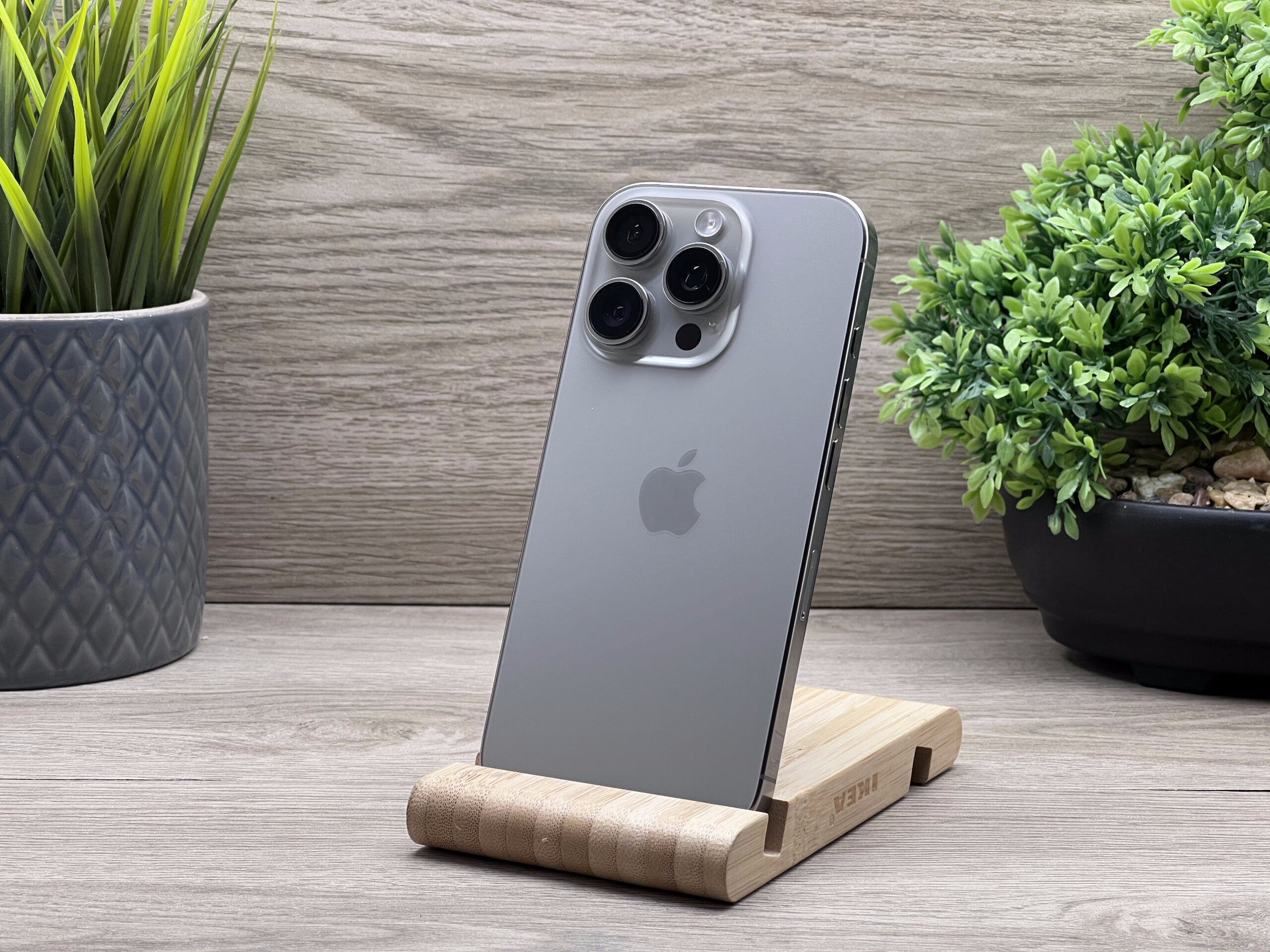 Hibátlan iPhone 16 Pro Natural Titanium 128GB 2 ÉV Garanciával 90%