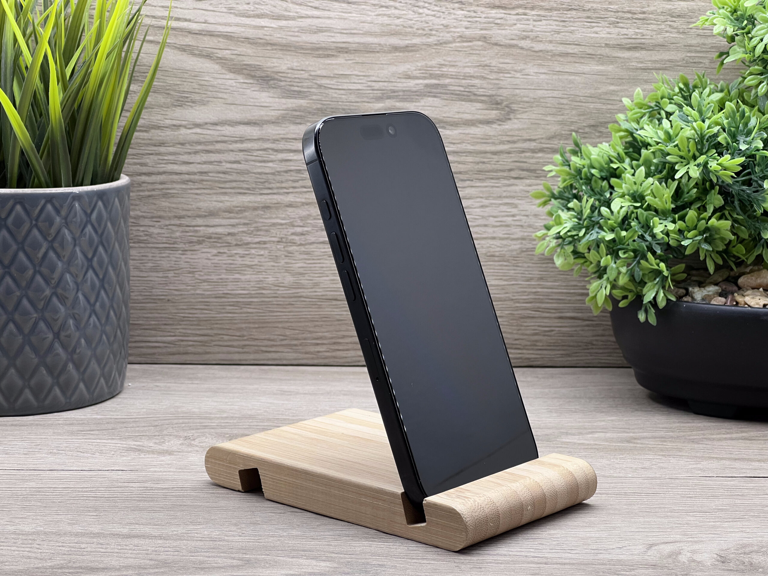 Hibátlan iPhone 16 Pro Black Titanium 128GB 2 ÉV Garanciával 94%