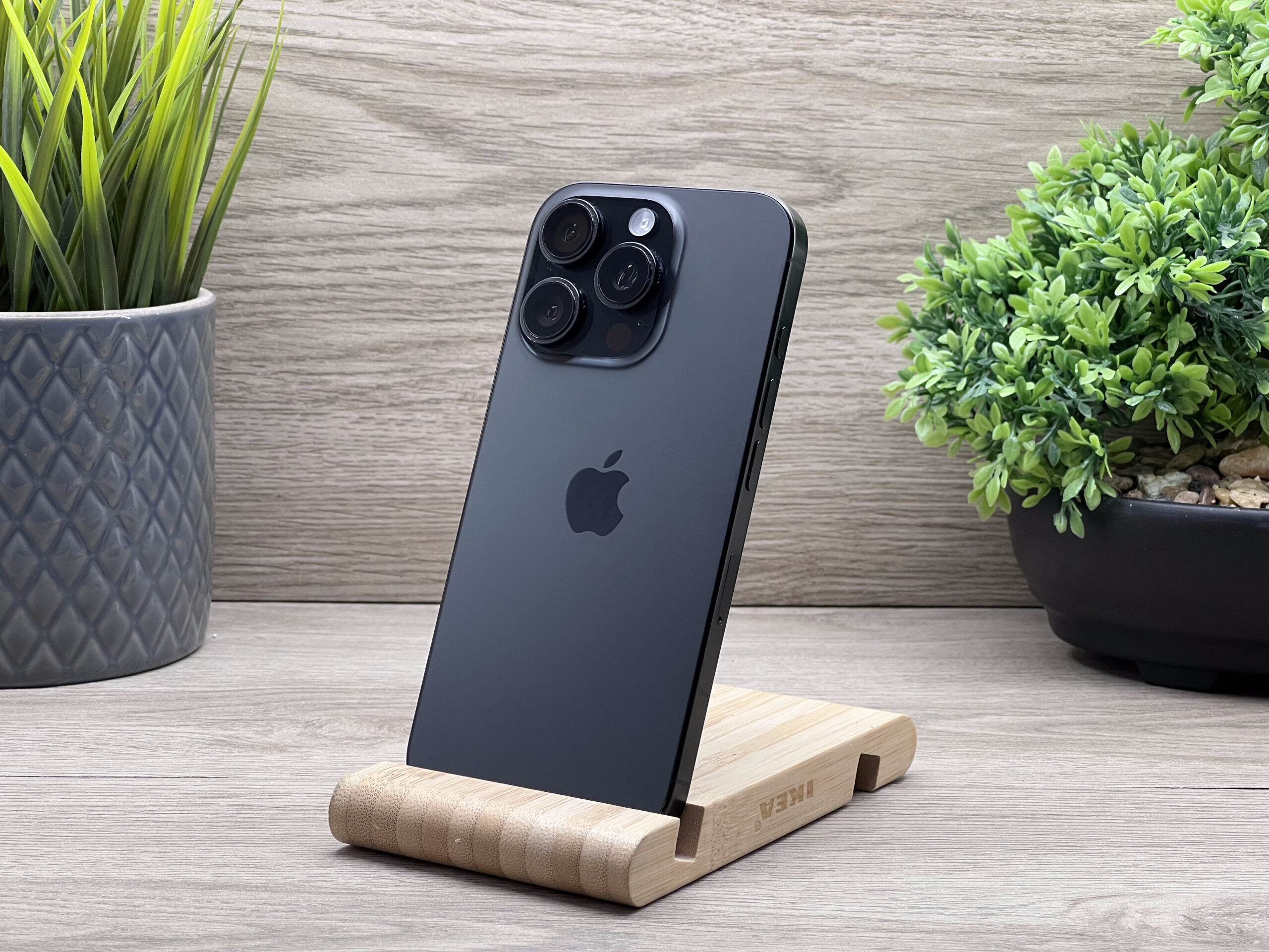 Hibátlan iPhone 16 Pro Black Titanium 256GB 2 ÉV Garanciával 96%