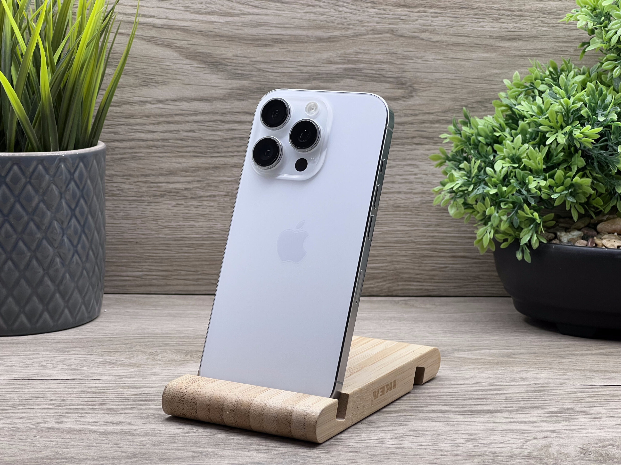 Hibátlan iPhone 16 Pro White Titanium 256GB 2 ÉV Garanciával 95%