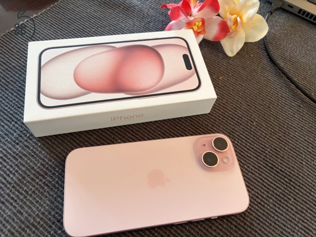 Apple iPhone 15 - kiegészítőkkel