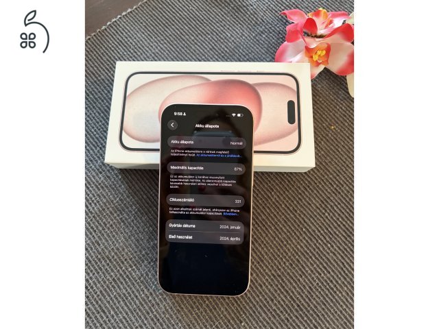 Apple iPhone 15 - kiegészítőkkel