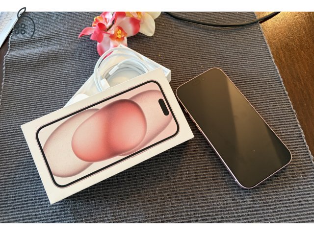 Apple iPhone 15 - kiegészítőkkel