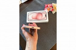 Apple iPhone 15 - kiegészítőkkel