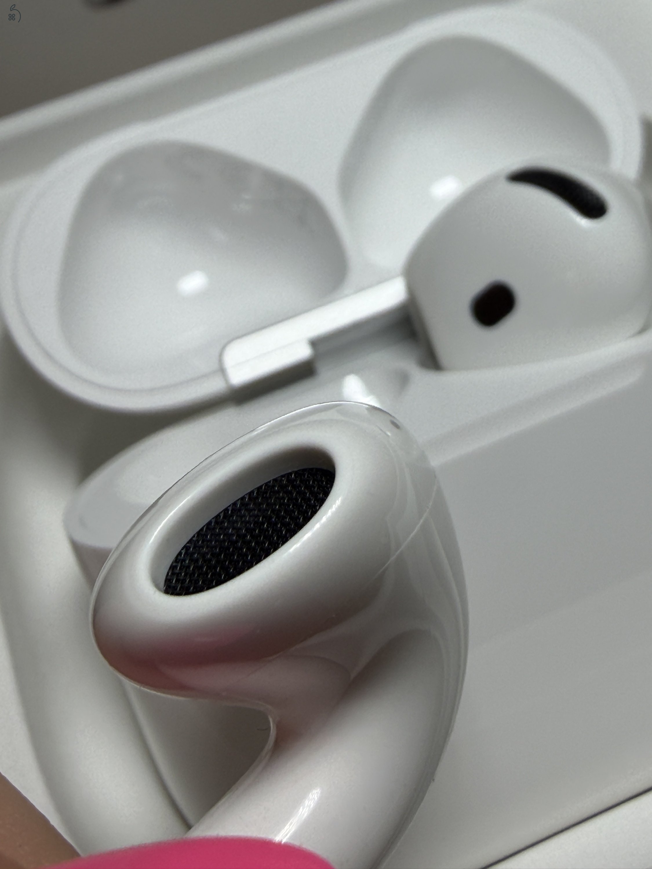 AirPods 4