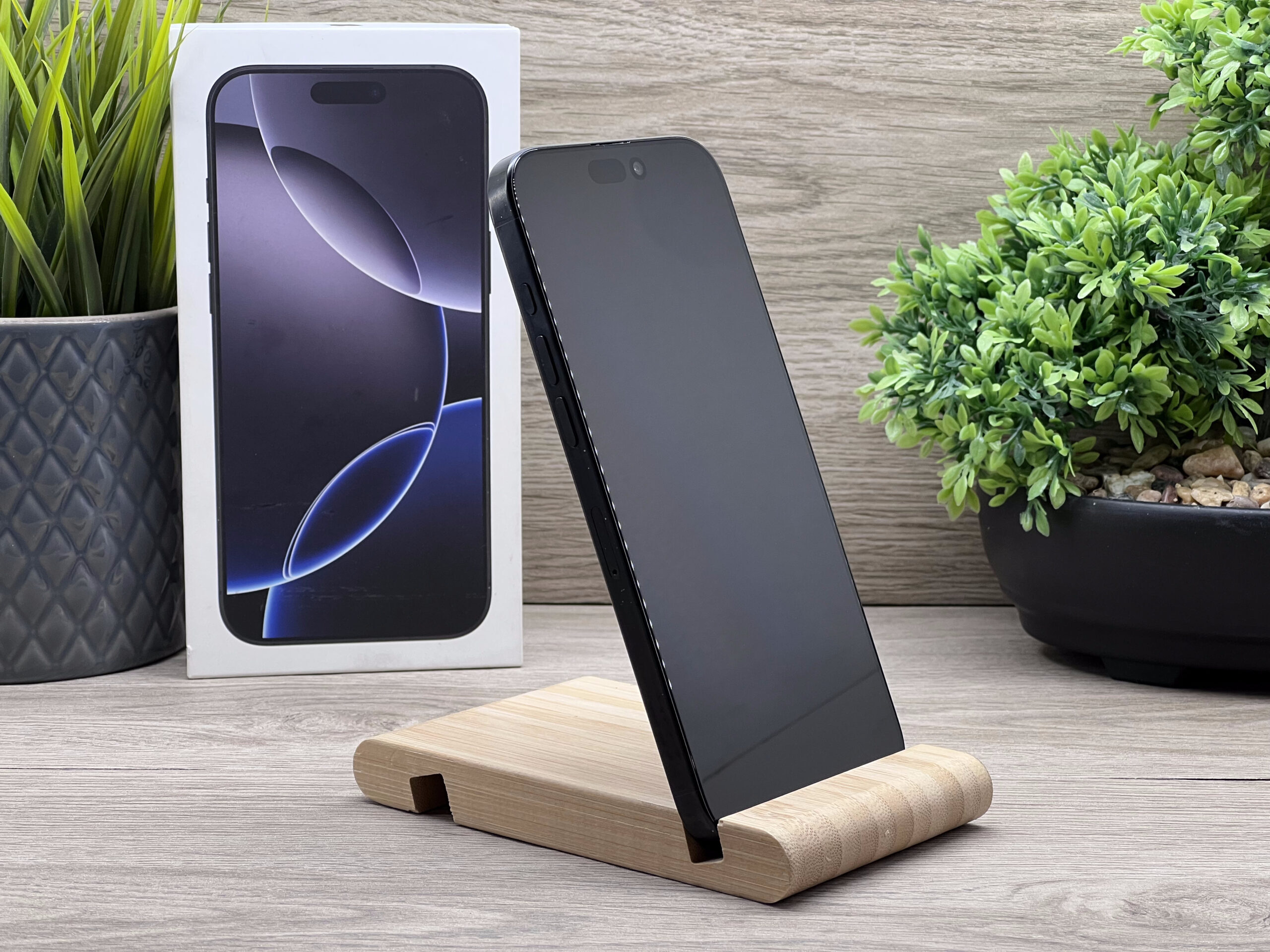 iPhone 16 Pro max Black Titanium 256GB 2 ÉV Garanciával 93%