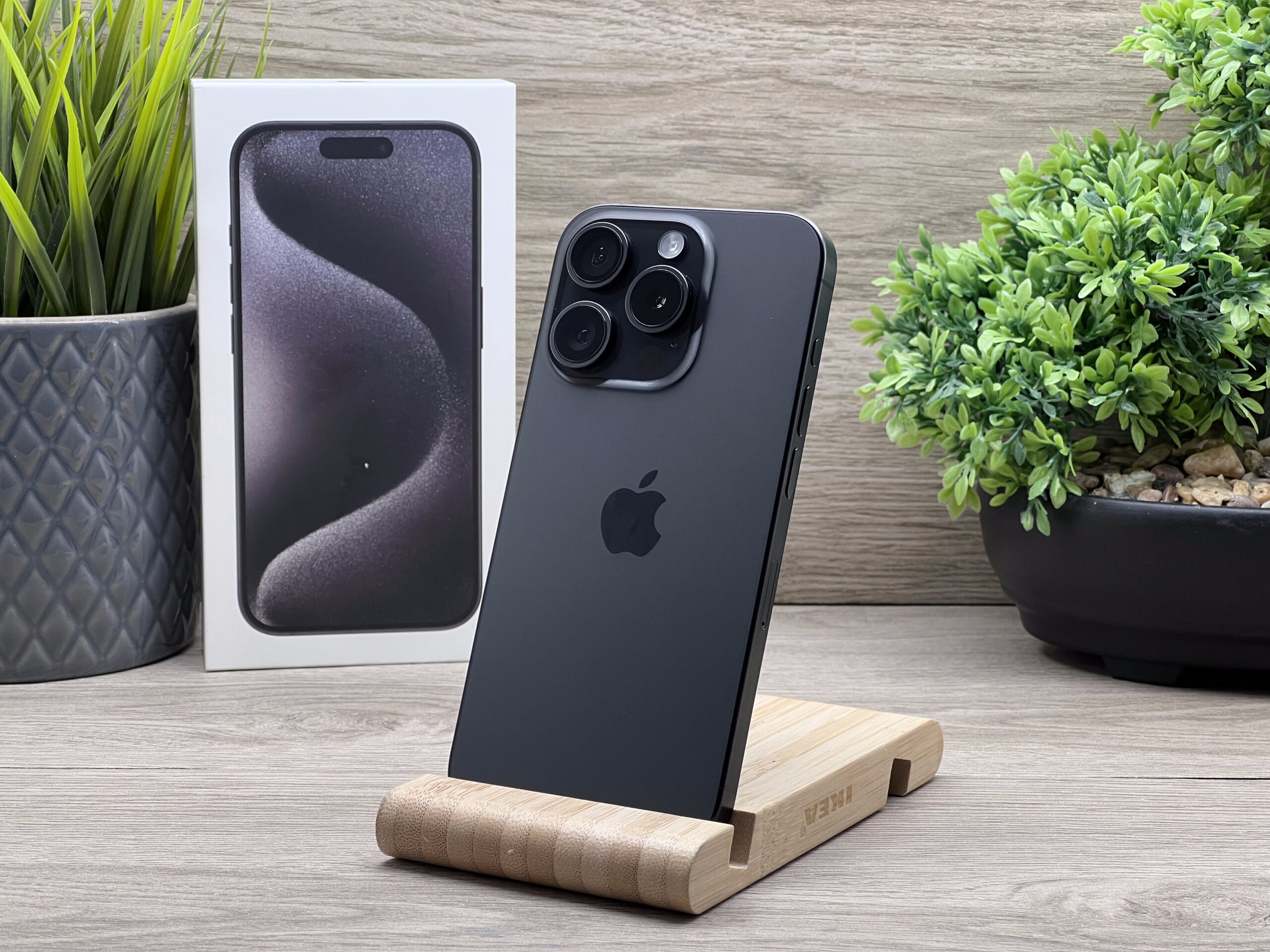 Hibátlan iPhone 15 Pro Black Titanium 128GB 2 ÉV Garanciával 90%