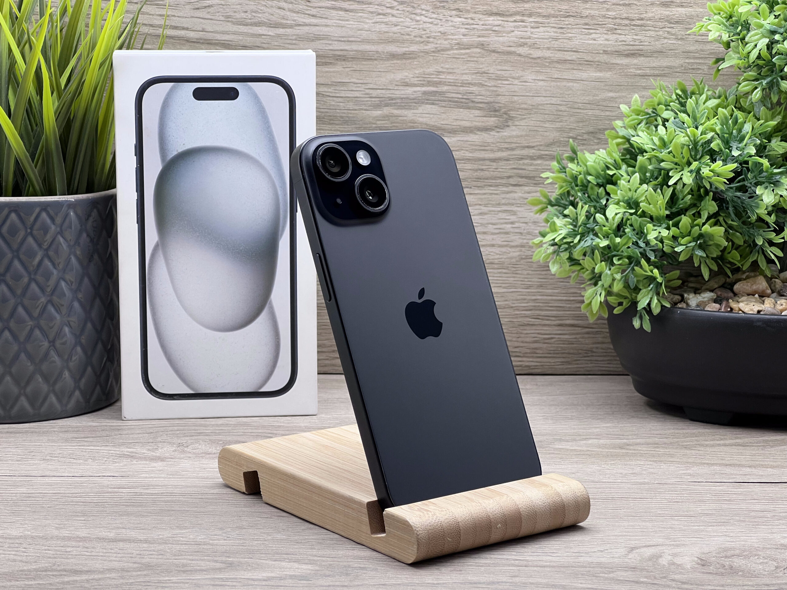 Hibátlan iPhone 15 Black 256GB 2 ÉV Garanciával 92%