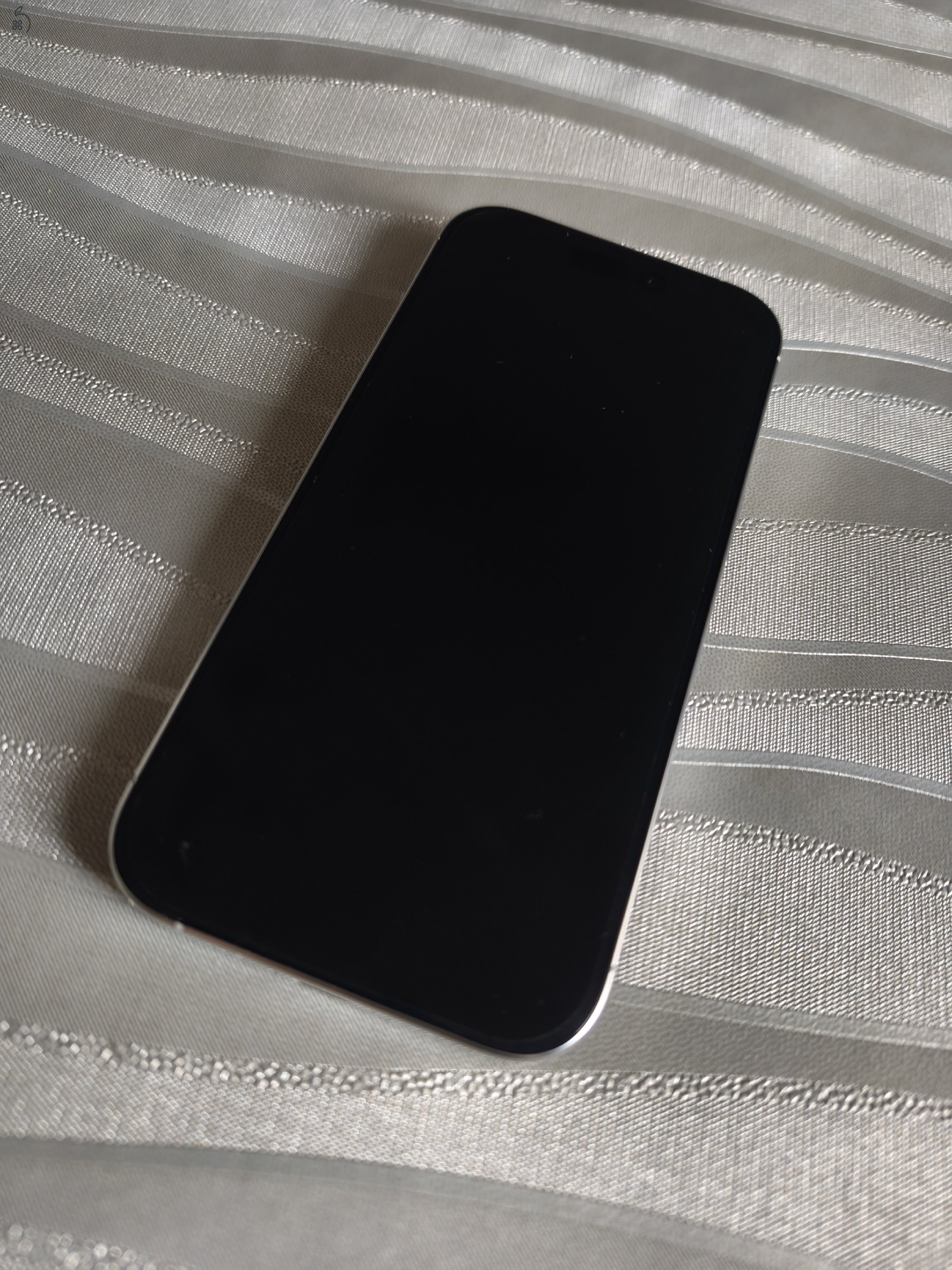 iPhone 16 Pro 128 GB Fehér titánium 