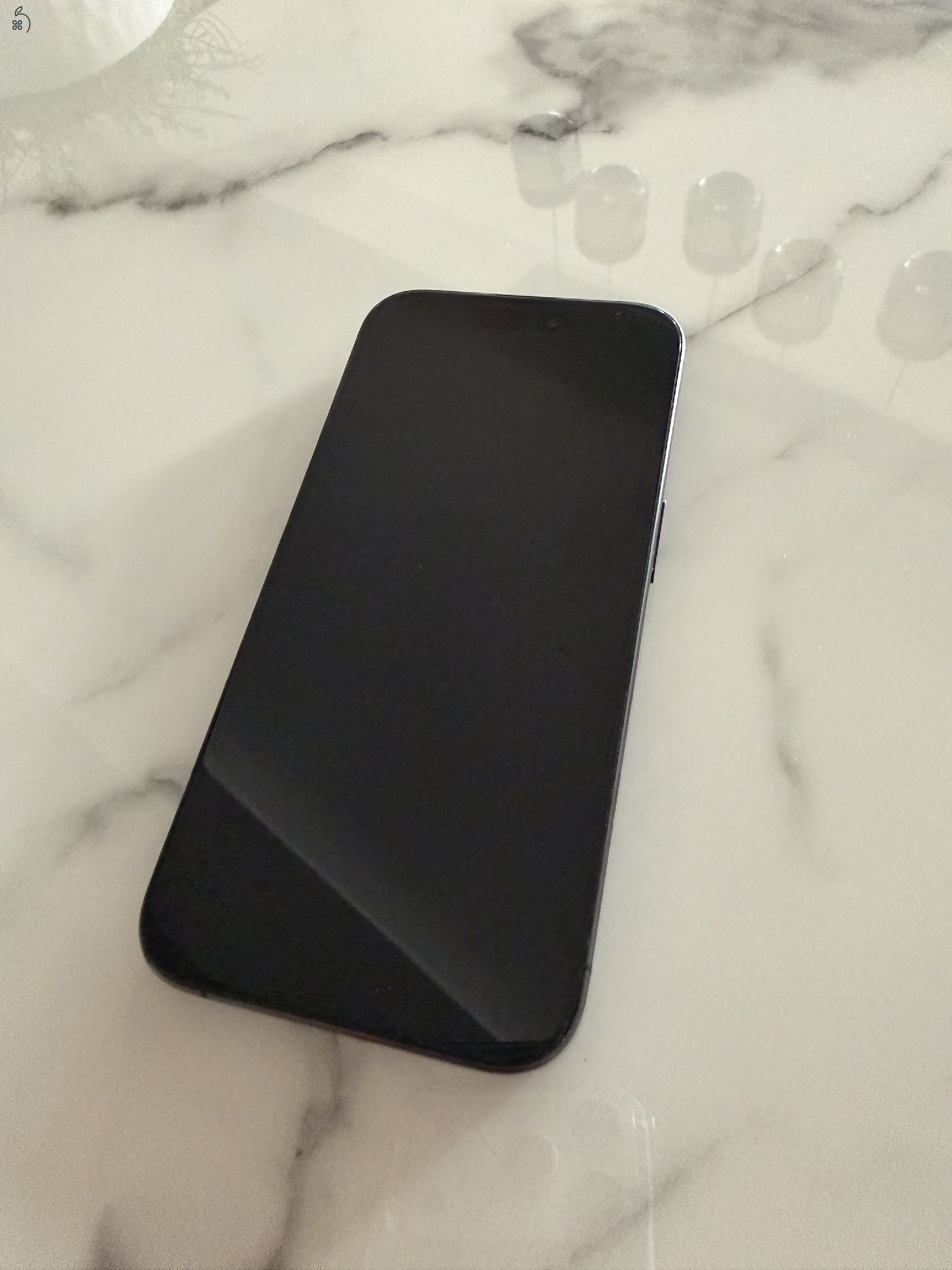 iPhone 15 Pro 256GB Fekete Titán - Újszerű, 89% aksi