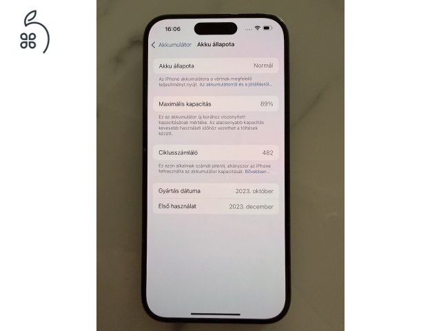 iPhone 15 Pro 256GB Fekete Titán - Újszerű, 89% aksi