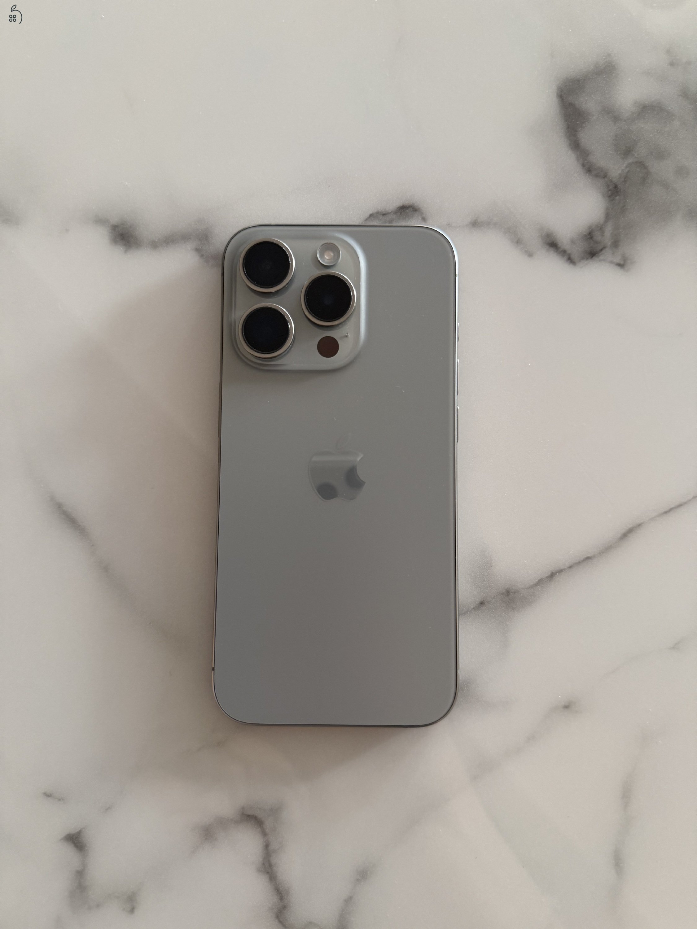 iPhone 15 Pro 256GB Natúr Titán - Újszerű, 90% aksi
