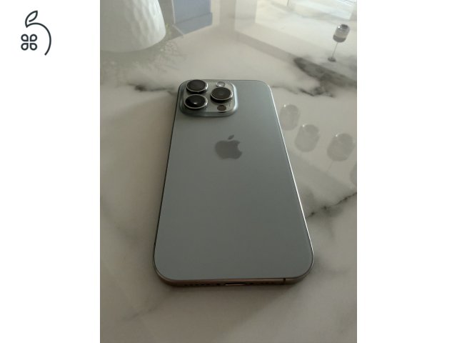 iPhone 15 Pro 256GB Natúr Titán - Újszerű, 90% aksi