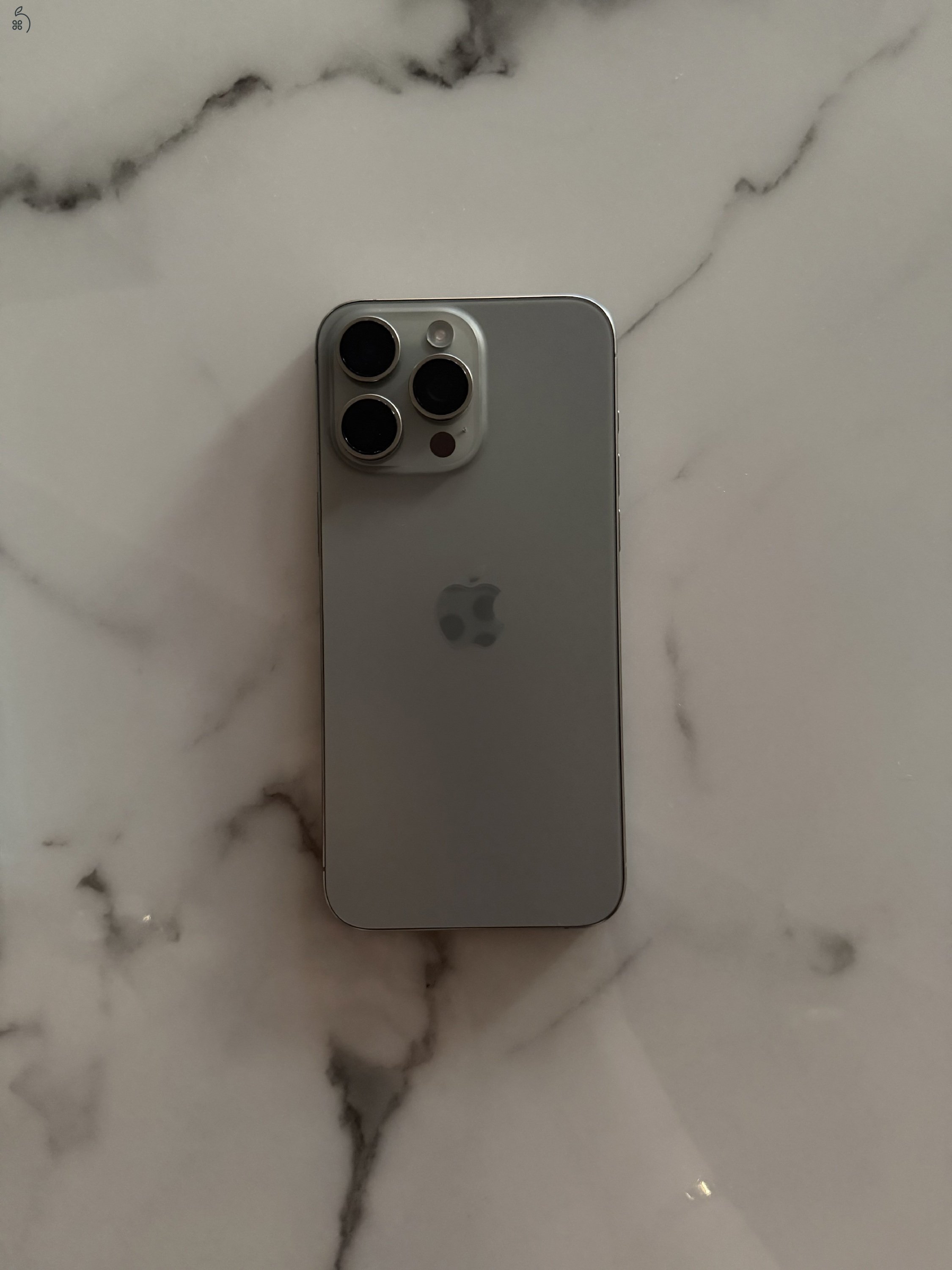 iPhone 15 Pro Max 256GB Natúr Titán - Újszerű, 88% aksi
