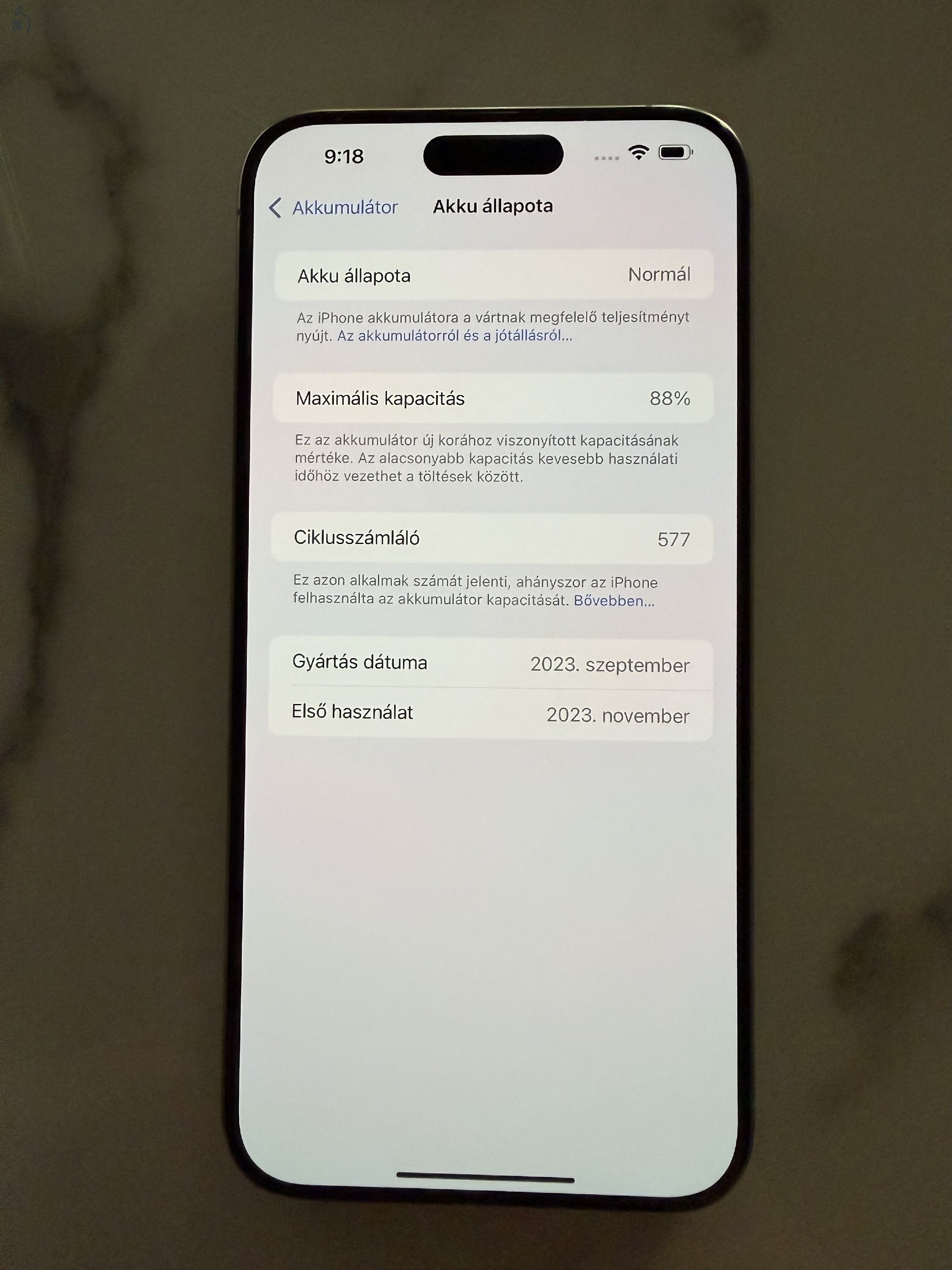 iPhone 15 Pro Max 256GB Natúr Titán - Újszerű, 88% aksi