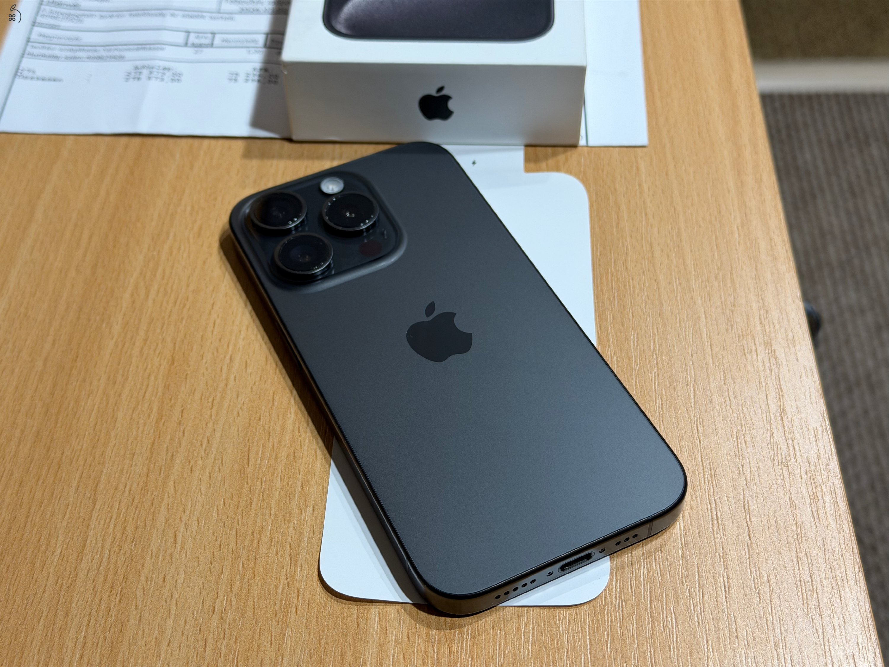 iPhone 15 Pro 128 GB Black Titanium - új, biztosításban cserélt, 3 ciklus