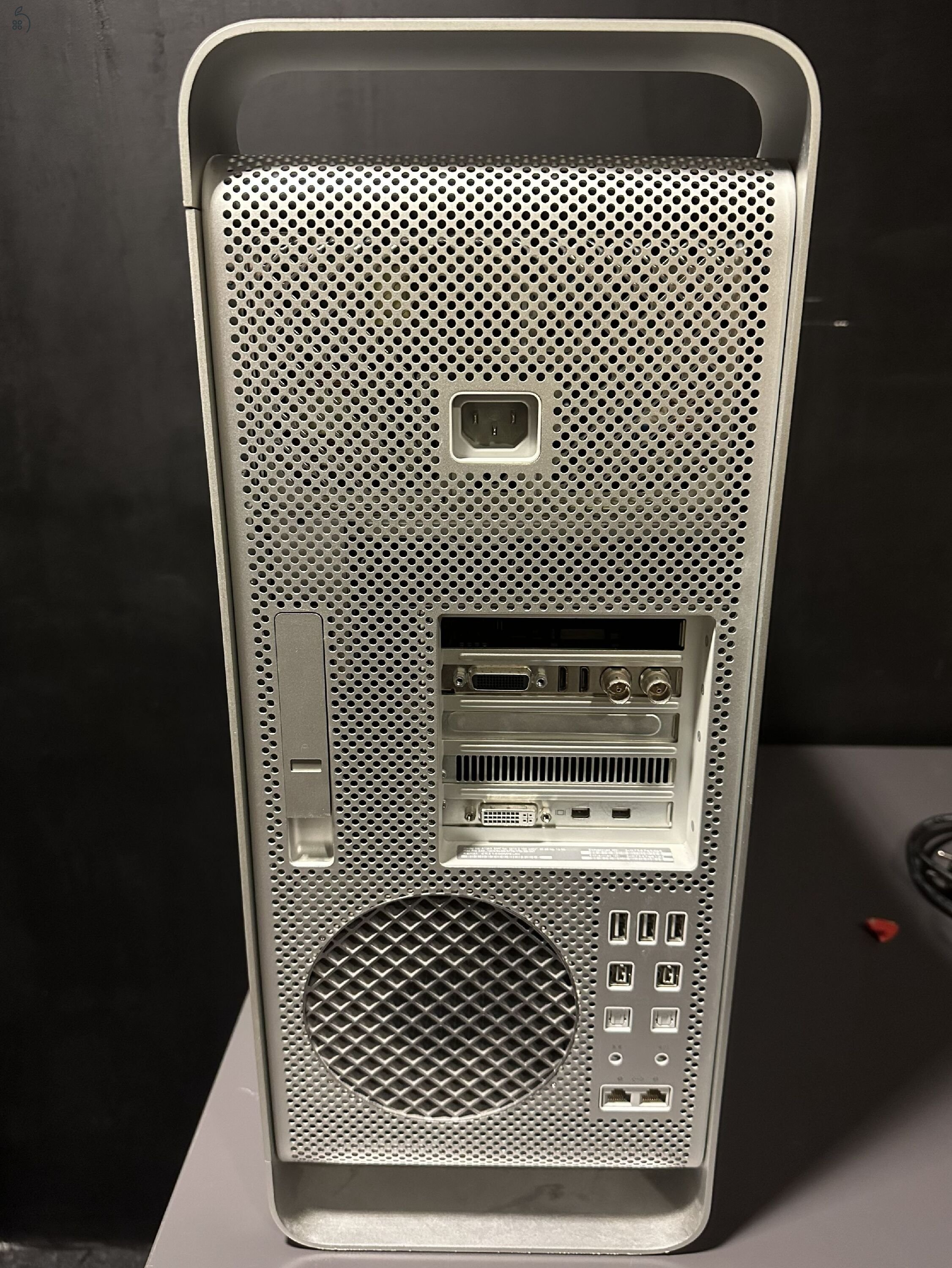 Mac Pro 2010 2x6 Core 2.66G IntelXeon, 16G RAM, 240GB SSD, 2TB HDD, ATI Radeon 5770 1GB