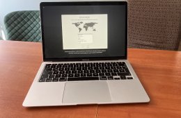 MacBook Air 13