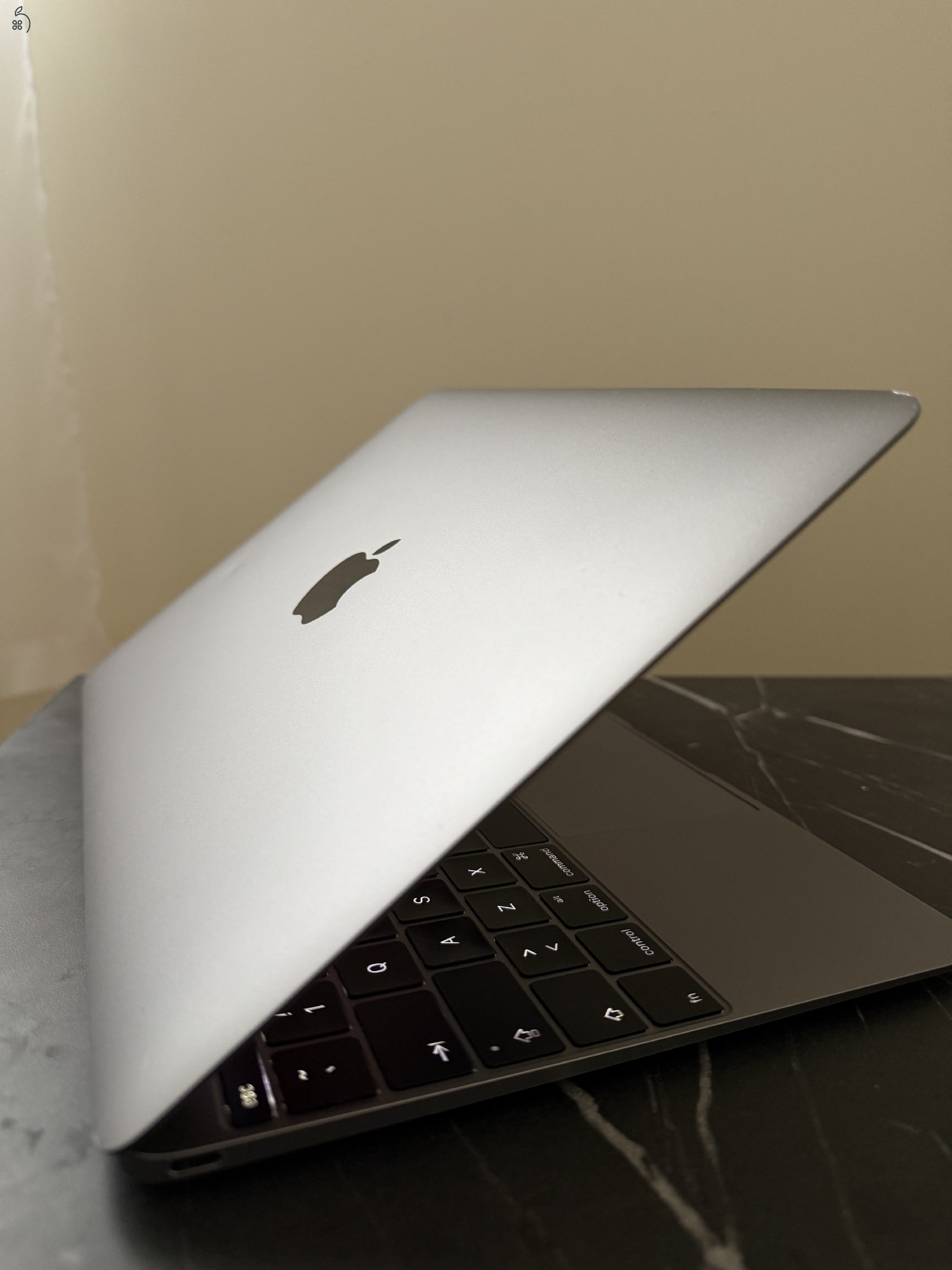 Apple MacBook 12” Retina (2016 eleje) – Ultravékony, elegáns kialakítás