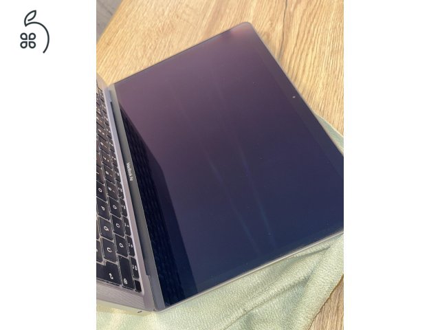 ???? Makulátlan MacBook Air M1 256 GB– végig tokban tartva, dobozzal, töltővel