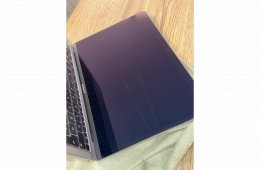 ???? Makulátlan MacBook Air M1 256 GB– végig tokban tartva, dobozzal, töltővel