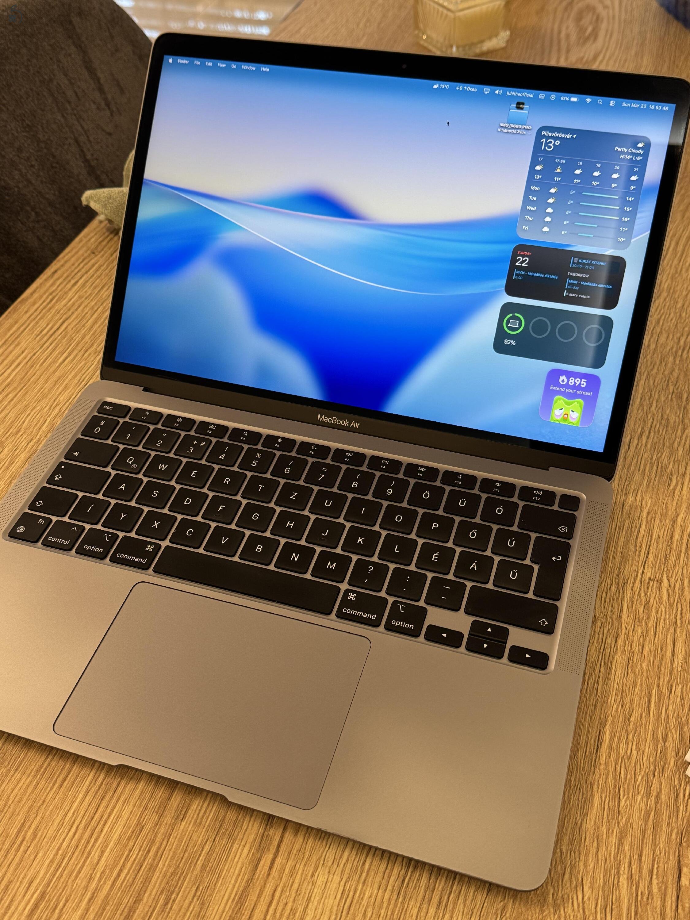 ???? Makulátlan MacBook Air M1 256 GB– végig tokban tartva, dobozzal, töltővel