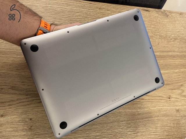 ???? Makulátlan MacBook Air M1 256 GB– végig tokban tartva, dobozzal, töltővel