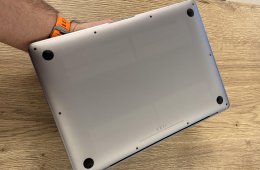 ???? Makulátlan MacBook Air M1 256 GB– végig tokban tartva, dobozzal, töltővel