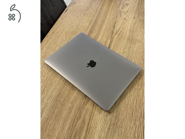 ???? Makulátlan MacBook Air M1 256 GB– végig tokban tartva, dobozzal, töltővel