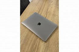 ???? Makulátlan MacBook Air M1 256 GB– végig tokban tartva, dobozzal, töltővel