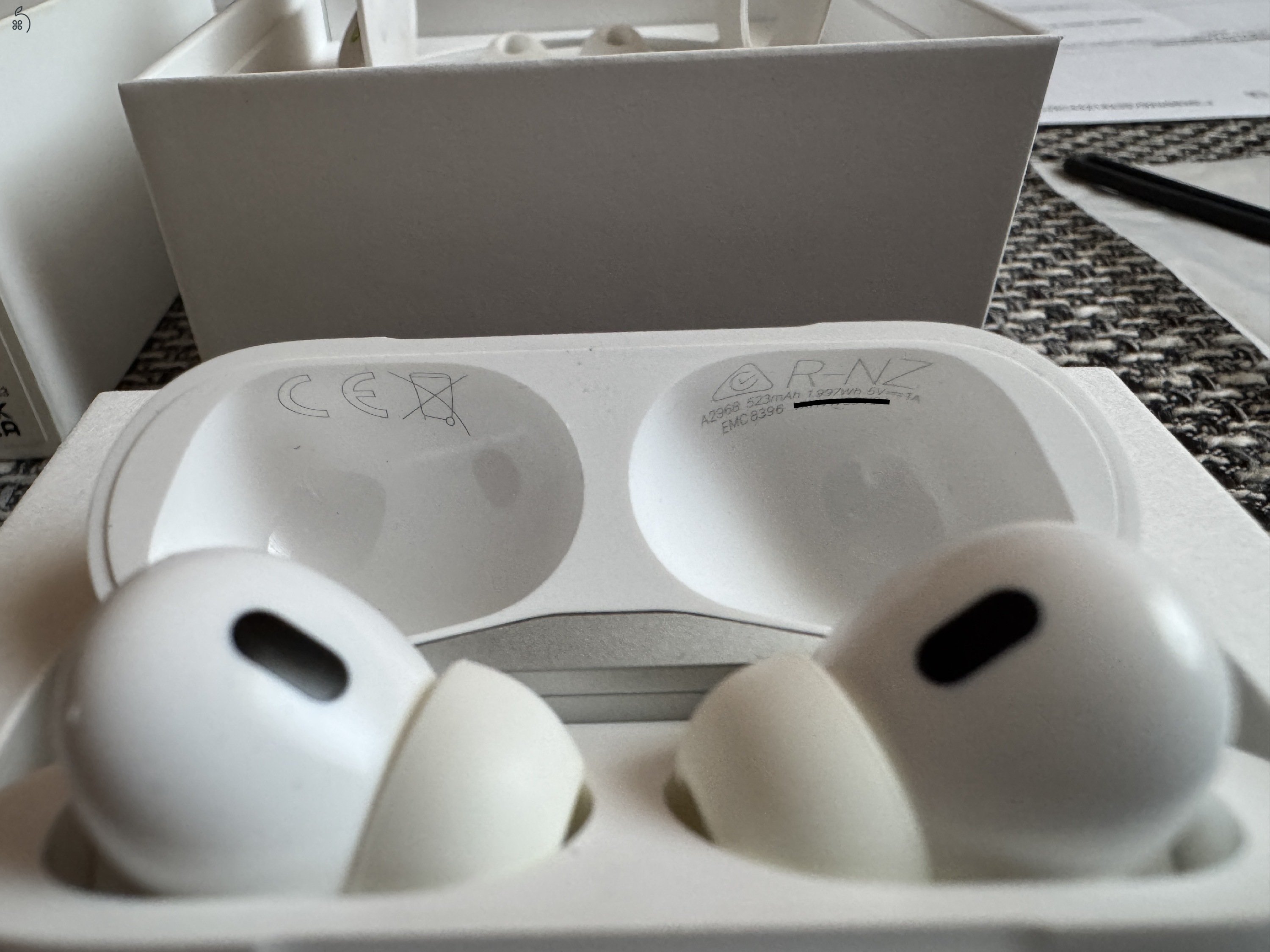 AirPods Pro 2 USB-C, Media Markt + Spigen Silicone Fit tok